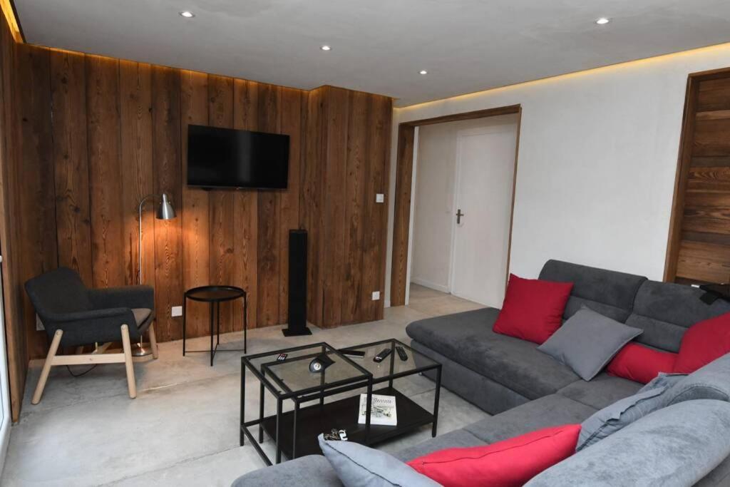 Logement Renove Avec Vue Panoramique La Saussaz Exterior foto